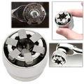 Chave de catraca universal Gukom com encaixe de soquete para aperto de porcas e parafusos, ferramenta versátil para manutenção.