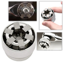 Chave de catraca universal Gukom com encaixe de soquete para aperto de porcas e parafusos, ferramenta versátil para manutenção.