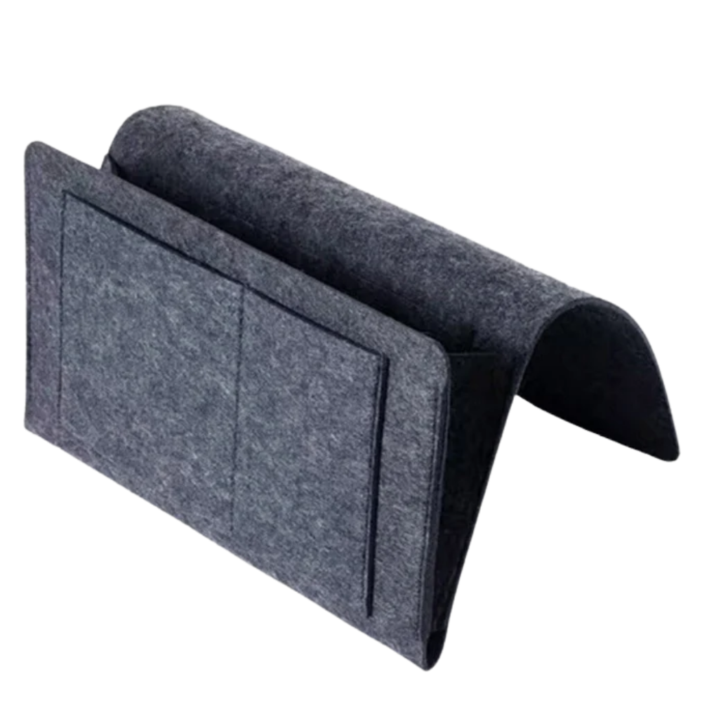 Organizador de mesa de cabeceira ou sofá Gupgi, em bege, com compartimentos para organização e armazenamento de itens domésticos.