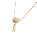 Colar elegante com pingentes para mãe, feito pela marca Haribason, exibido com detalhes delicados.
