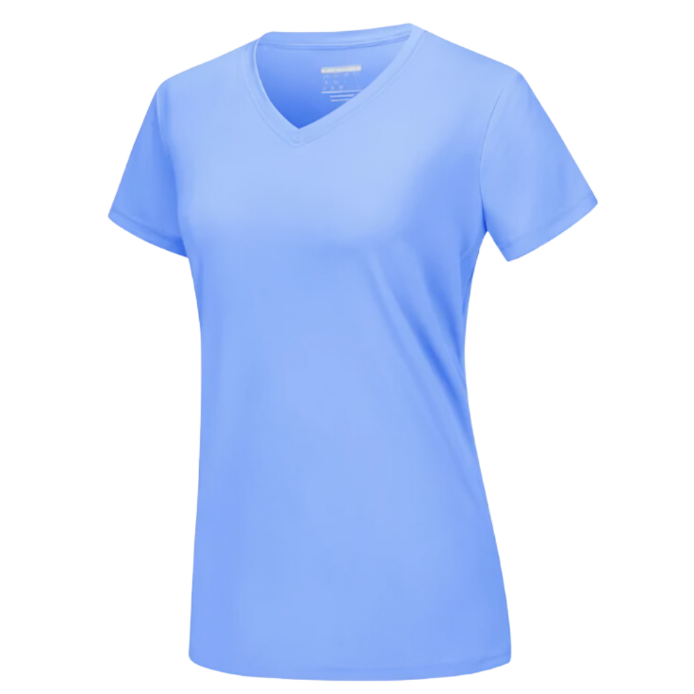 Camiseta feminina com gola V refrescante da Fruit Of The Loom, tecido leve azul claro, detalhe de alta qualidade.