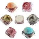Sombra para olhos Jcat Beauty com acabamento galáctico, efeito refletido e cores vibrantes, ideal para maquiagem criativa.