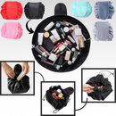 Pochette de maquiagem dobrável com cordão de fechamento da marca Lay-N-Go, trousse de toilette preta e compacta.