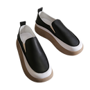 Mocassins Lacyhop com plataforma leve, calçado feminino preto, sapatos sociais confortáveis e sofisticados, detalhe de acabamento elegante