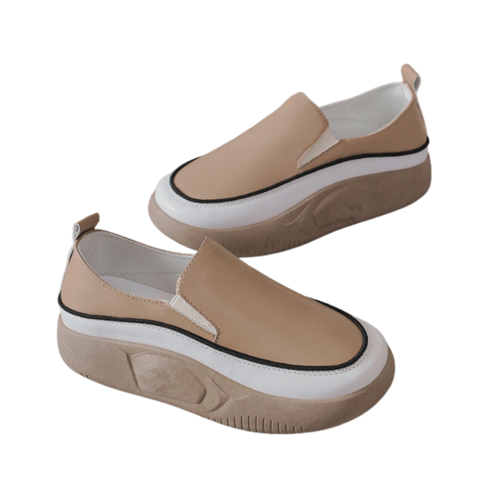 Mocassins Lacyhop em tons khaki com plataforma leve, sapatos masculinos confortáveis e casuais com acabamento suave.