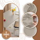 Toalha de mesa retangular em couro de carneiro da SRstrat, acabamento elegante e textura suave para decoração refinada.