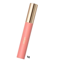 Máscara de cílios Mac, volumosa e sculptante, na cor marrom moka, destaque para efeito intenso e definição dos cílios.