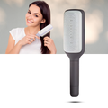 Escova de cabelo autolimpante Oenbopo para massagem do couro cabeludo, com design roxo e cerdas suaves para cuidado capilar.