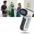 Devorador de vapor portátil para roupas da Divanover, aparelho de lavanderia compacto com vaporizador de roupas em uso.