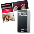 Teclado virtual holográfico portátil da Tomtop, projeção laser para uso em dispositivos de telefonia, com design futurista.