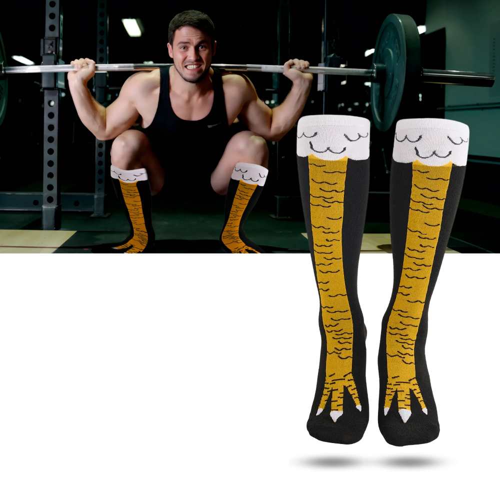 Meias com estampa de patas de galinha da marca Gl, detalhes de patas de galinha em padrão divertido em tecido confortável.