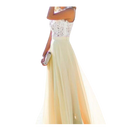 Robe de mousseline de dentelle Prairie Chic da Jbeelate em tecido amarelo com detalhes elegantes e delicados para ocasiões especiais.