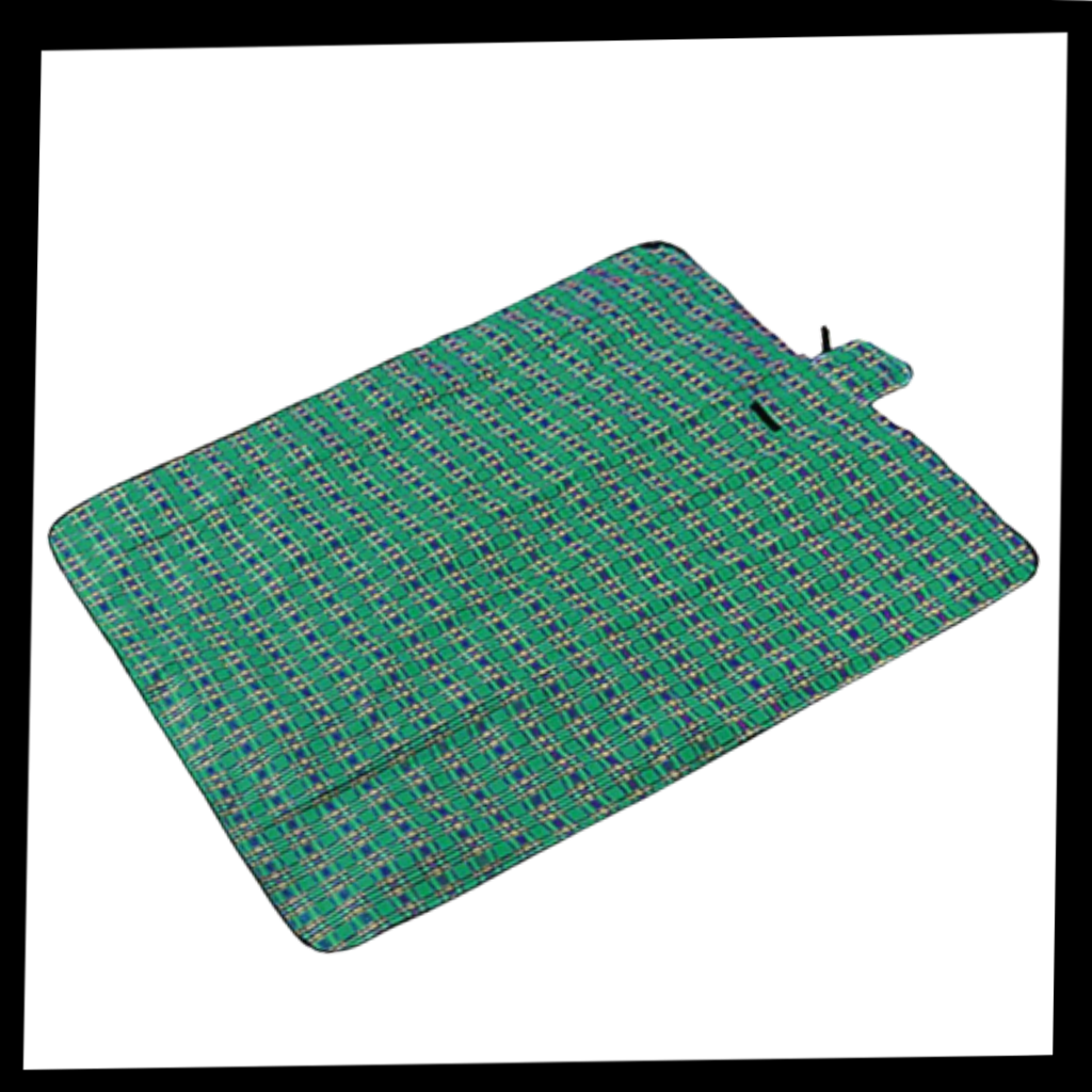 Cobertura de piquenique impermeável Rikastua para atividades ao ar livre, em tecido verde, ideal para proteger do chão úmido.