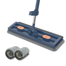 Balai plat com cesto de lavagem automática e balde azul da marca Simpli-Magic para limpeza doméstica.