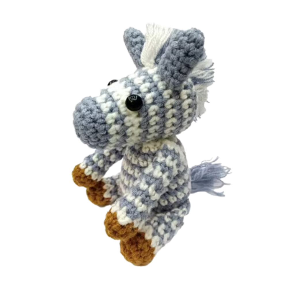 Kit de crochê criativo com molde de pinguim da Sharplace, ideal para iniciantes em artesanato de animais de crochê.