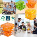 Casse-tête Cube Labirinto Brain Builder da Shuwnd com estrutura verde e labirinto 3D com esfera para resolução do quebra-cabeça.