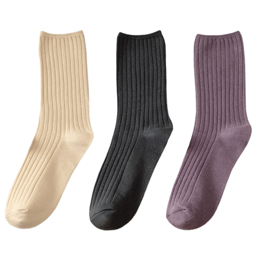 Três pares de meias de algodão com ribana para mulheres, nas cores creme, preto e marrom, da marca Sierra Socks.