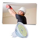 Conjunto de 3 lâmpadas LED Sodial de luz quente, econômicas, com design compacto e vidro transparente.