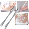Escova de pés com cerdas macias da Homyl, ideal para cuidar e massagear os pés com suavidade.
