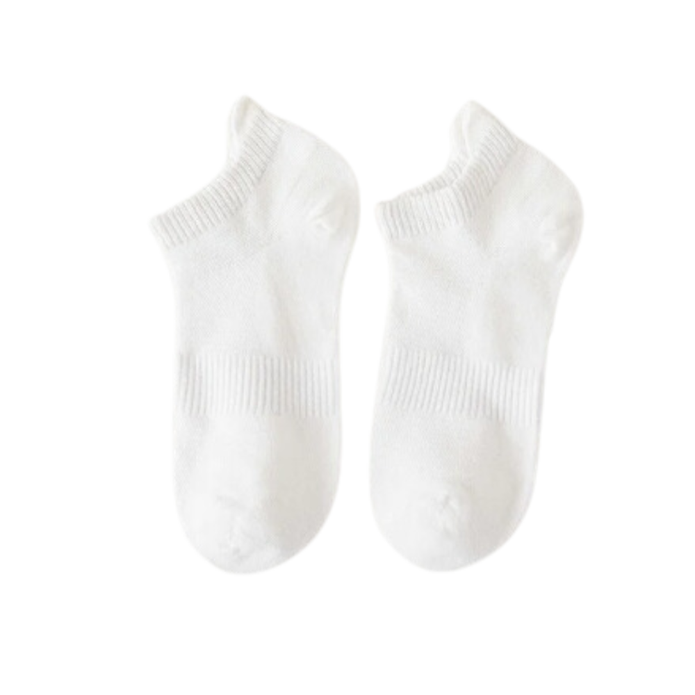 Meias ankle brancas de conforto supremo para homens da marca Agand, feitas de tecido macio e confortável para uso diário.