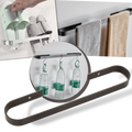 Suporte de parede em alumínio preto para pantuflas, ideal para organização e armazenamento de calçados domésticos.