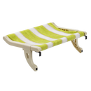 Le lit pour chat et perchoir de fenêtre sans outil de la marque Mewoofun, en couleur verte, fixé sur une fenêtre.