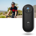 Objetiva para câmera de ação Trail Pro da Sjcam, mostrada na imagem, ideal para filmagens ao ar livre e aventuras esportivas.