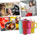 Caneca grande com alça para carro, artes de mesa Kowaku, design robusta e prática para bebidas em viagem.