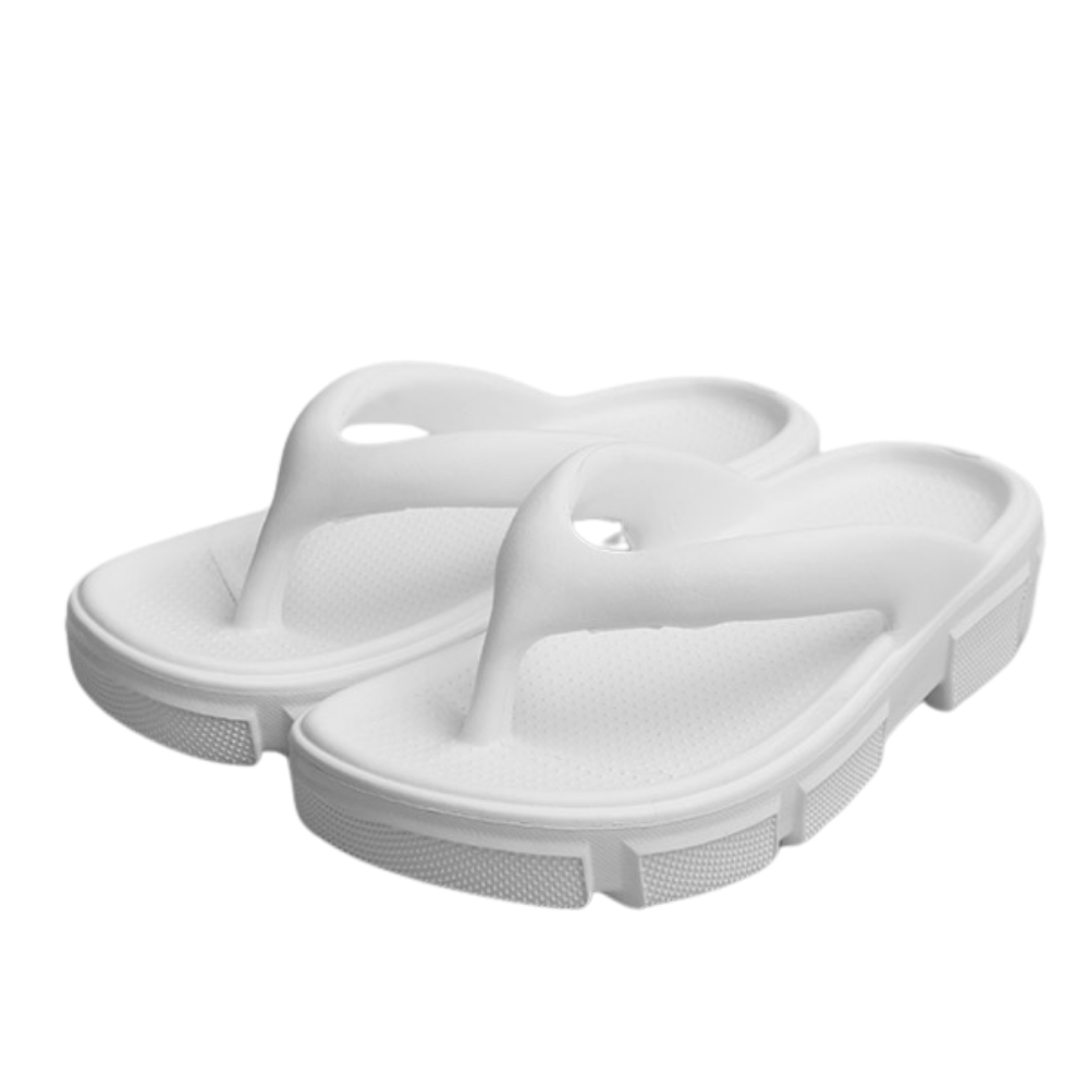 Chaussons Penkiiy nuvens brancos, ultra-confortáveis, com design macio e fofinho, ideais para conforto em casa.