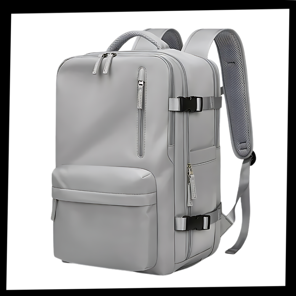 Mochila de viagem à prova d'água com carregador USB da marca Okeba, mostrada com compartimentos e alças ajustáveis.