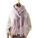 Cachecol feminino Sodial, tecido macio e aconchegante, em tom roxo suave, ideal para looks elegantes e confortáveis.