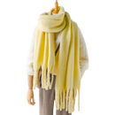 Cachecol feminino Sodial, tecido aconchegante e elegante na cor amarela ganso, ideal para dias frios e estilos casuais.