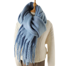 Cachecol feminino Sodial, tecido leve azul claro, estilo elegante e confortável, ideal para dias frios e looks elegantes.