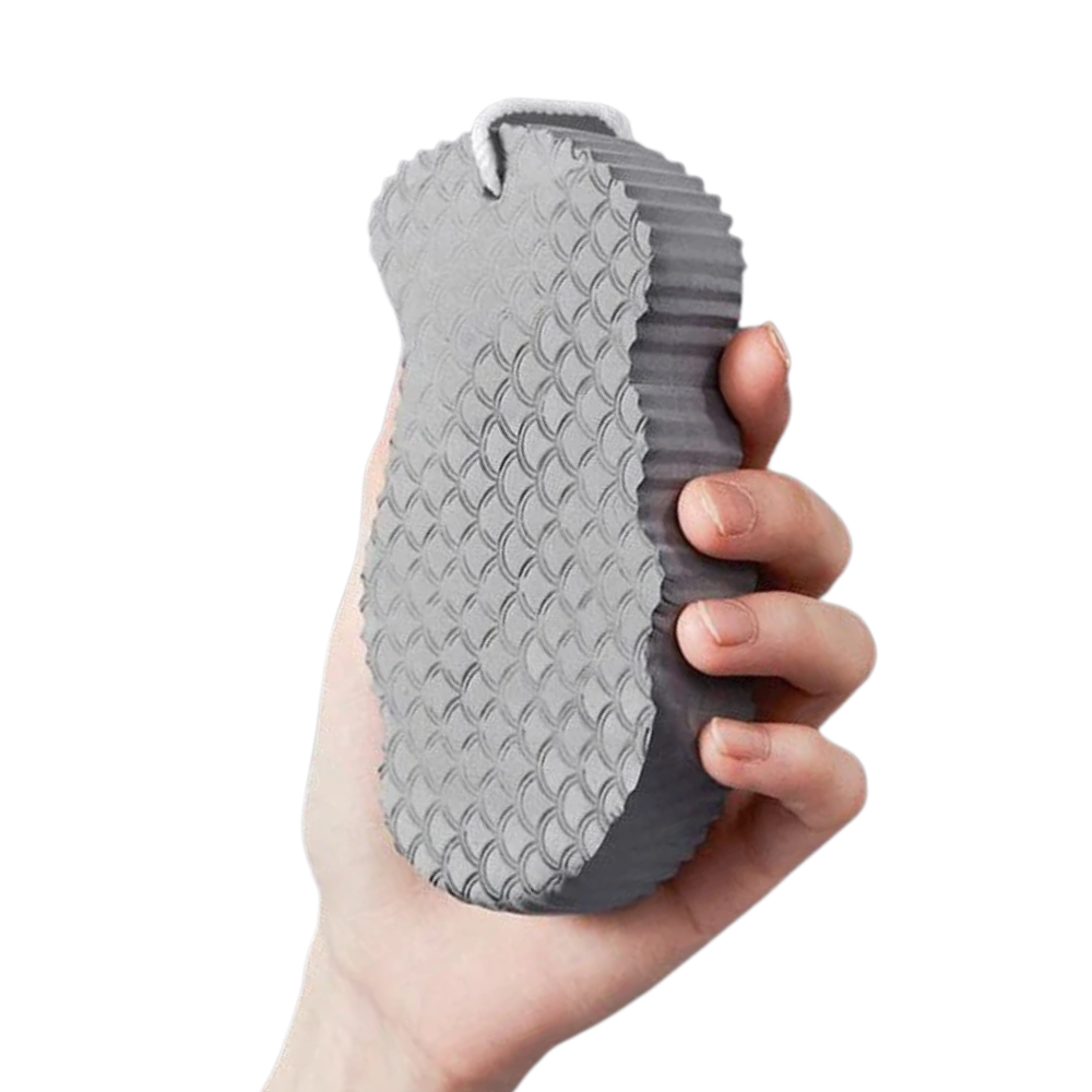Esponja exfoliante suave para o corpo da marca Ybeny, de cor cinza, ideal para cuidados com a pele no banho.