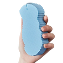 Esponja exfoliante suave para o corpo da marca Ybeny, feita de material macio e ideal para cuidados corporais.