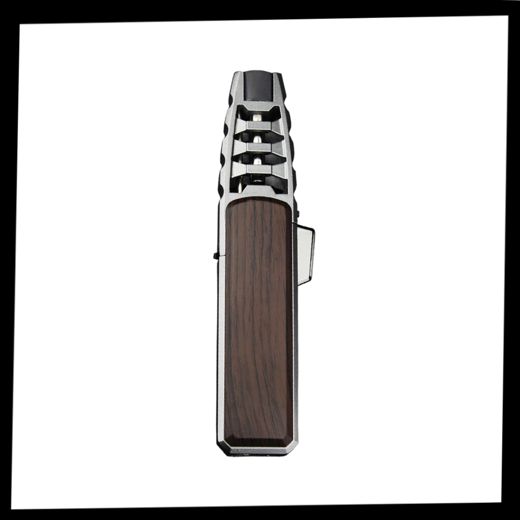Briquet polyvalente a gás Yowell com acabamento preto e dourado, ideal para acender fogo em diversas situações.