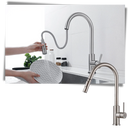 Robinet de cuisine flexible Zovajonia com sensor, acabamento preto e dourado, peça de material de plomeria com design moderno